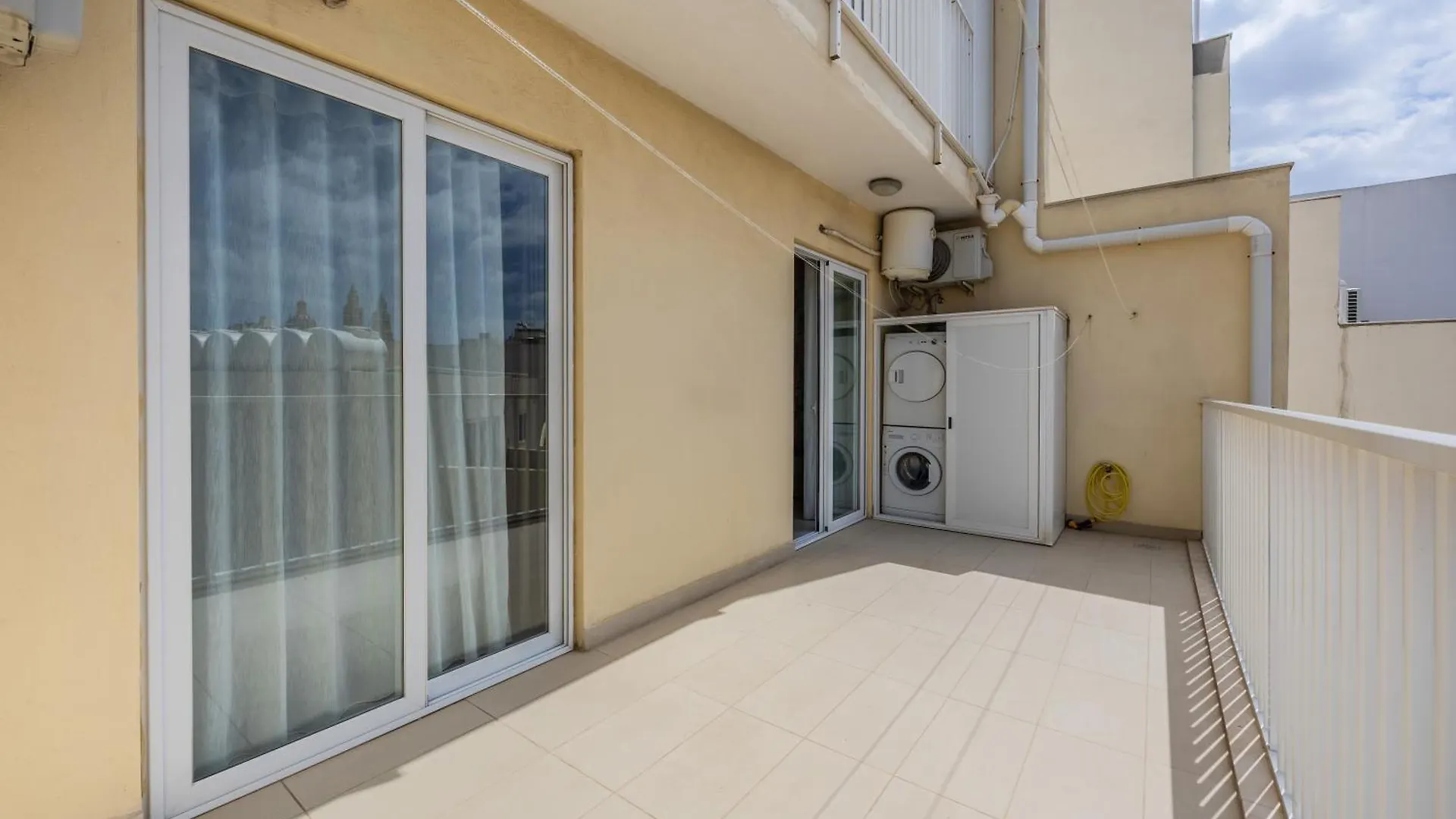 Luxury Seafront Apartment By Solea Sliema