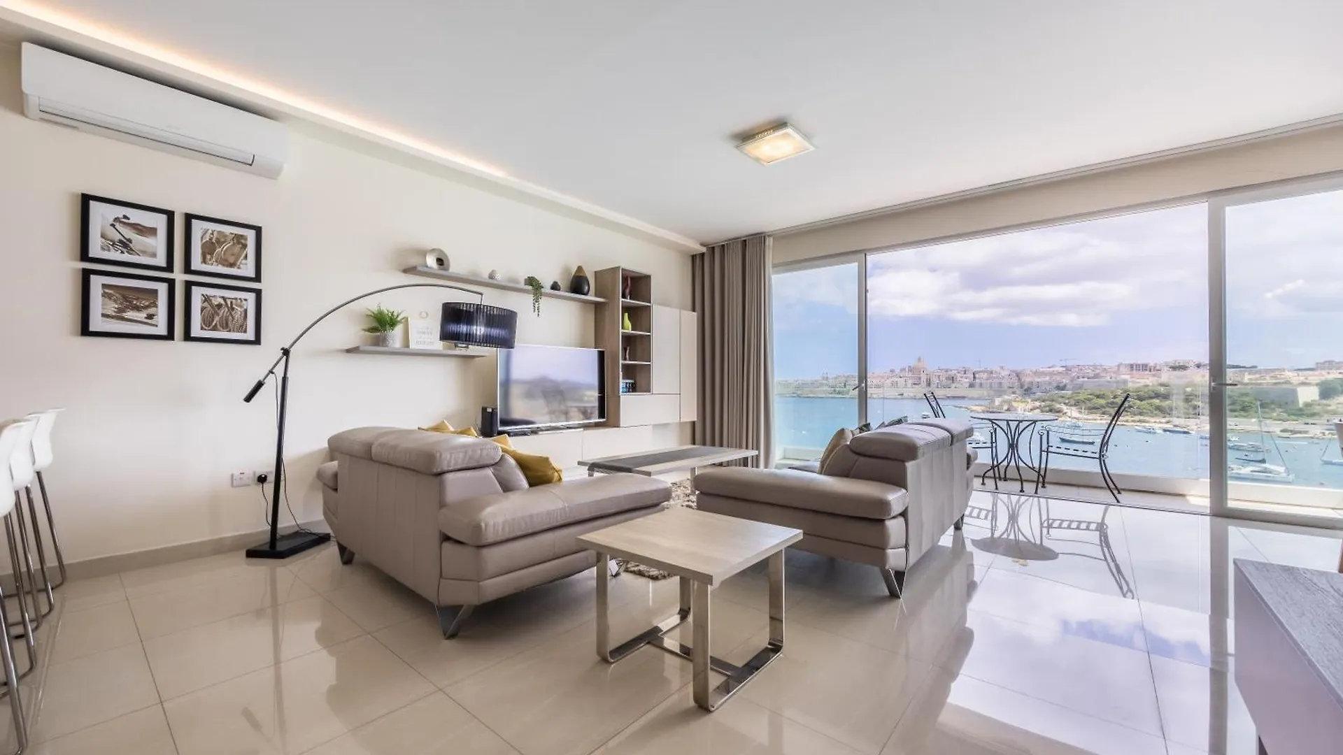 Luxury Seafront Apartment By Solea Sliema